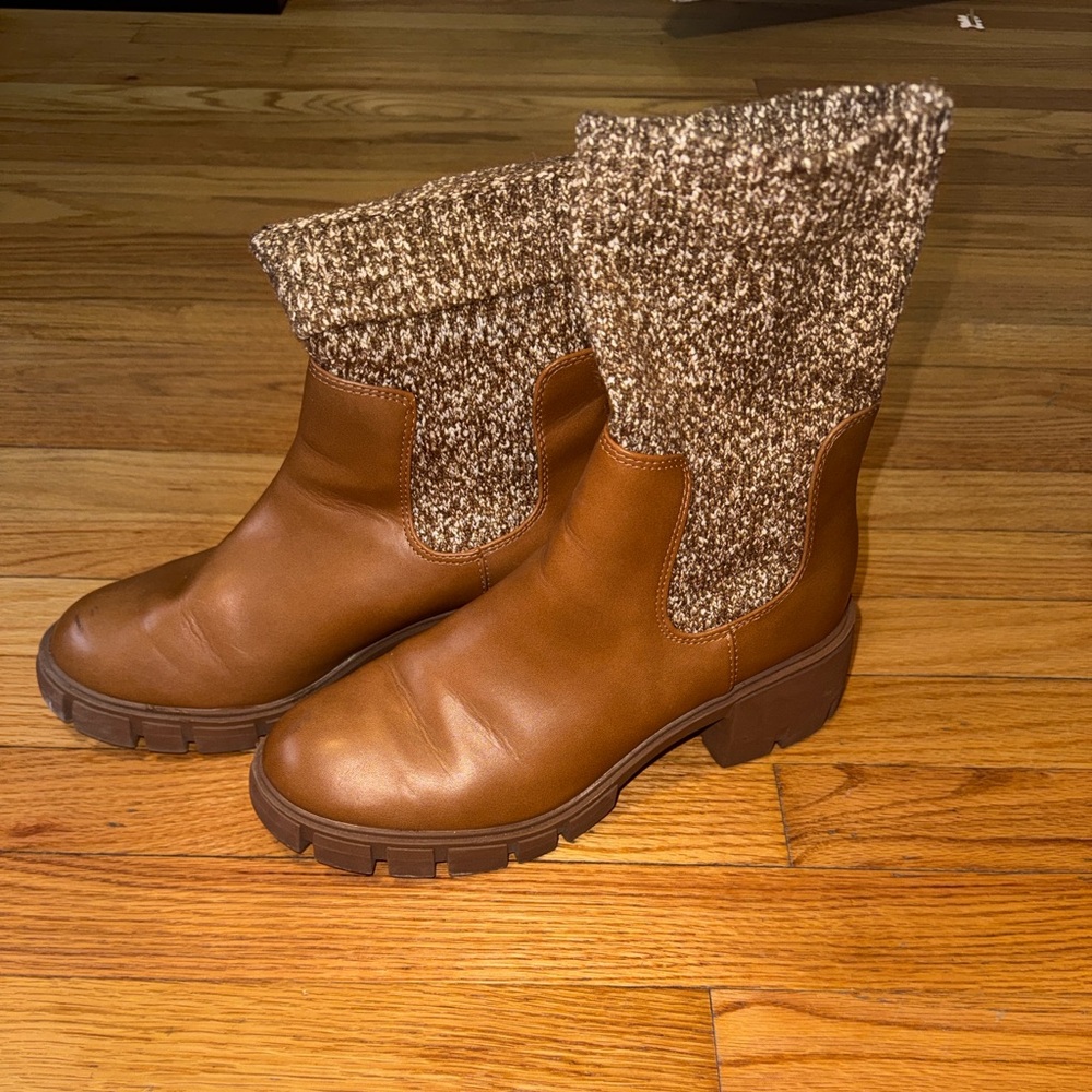 Universal Thread Tan Ankle Boots with Knit Cuff